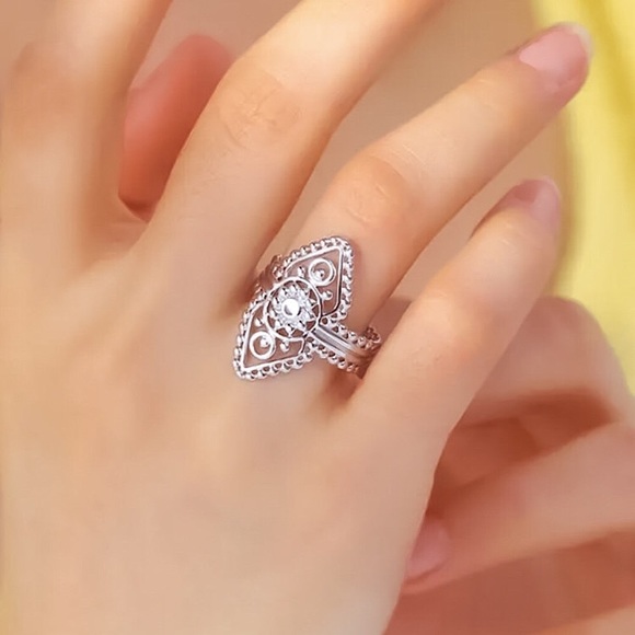 ⚜️𝟯𝟬%𝗢𝗙𝗙 𝗯𝘂𝗻𝗱𝗹𝗲𝘀 𝟯+⚜️ NEW Filigree Adjustable Stainless Steel Ring - Picture 3 of 10